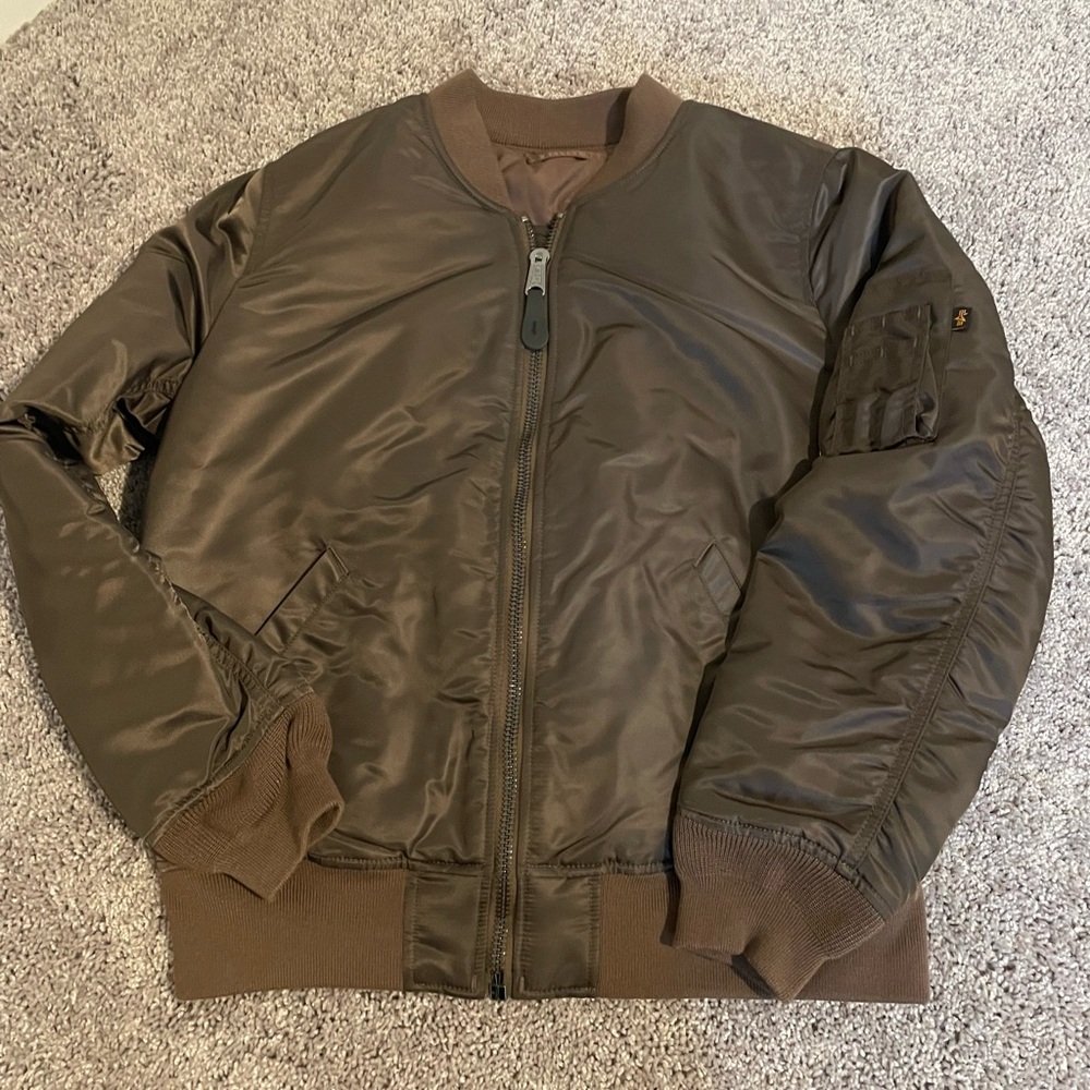 Alpha Industries MA-1 Women’s chocolate bomber jacket size L (Preowned)